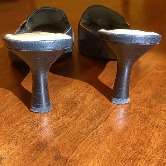 Karen Scott Black Pointed Toe Mules Size 7-1/2M - Picture 6 of 10